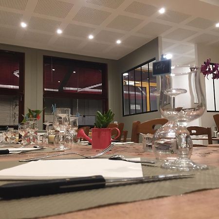 Hotel Du Nord Chambres Familiales Fontaines  外观 照片