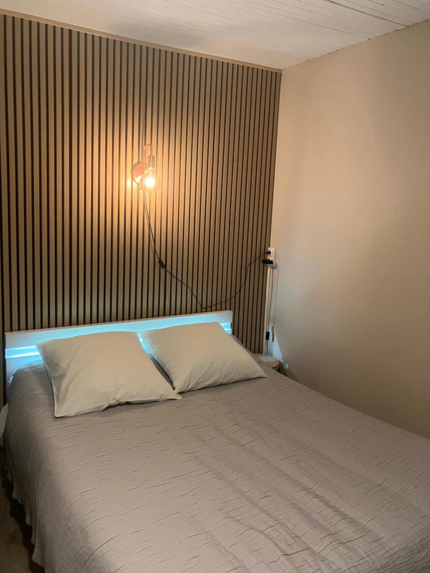 Hotel Du Nord Chambres Familiales Fontaines  外观 照片