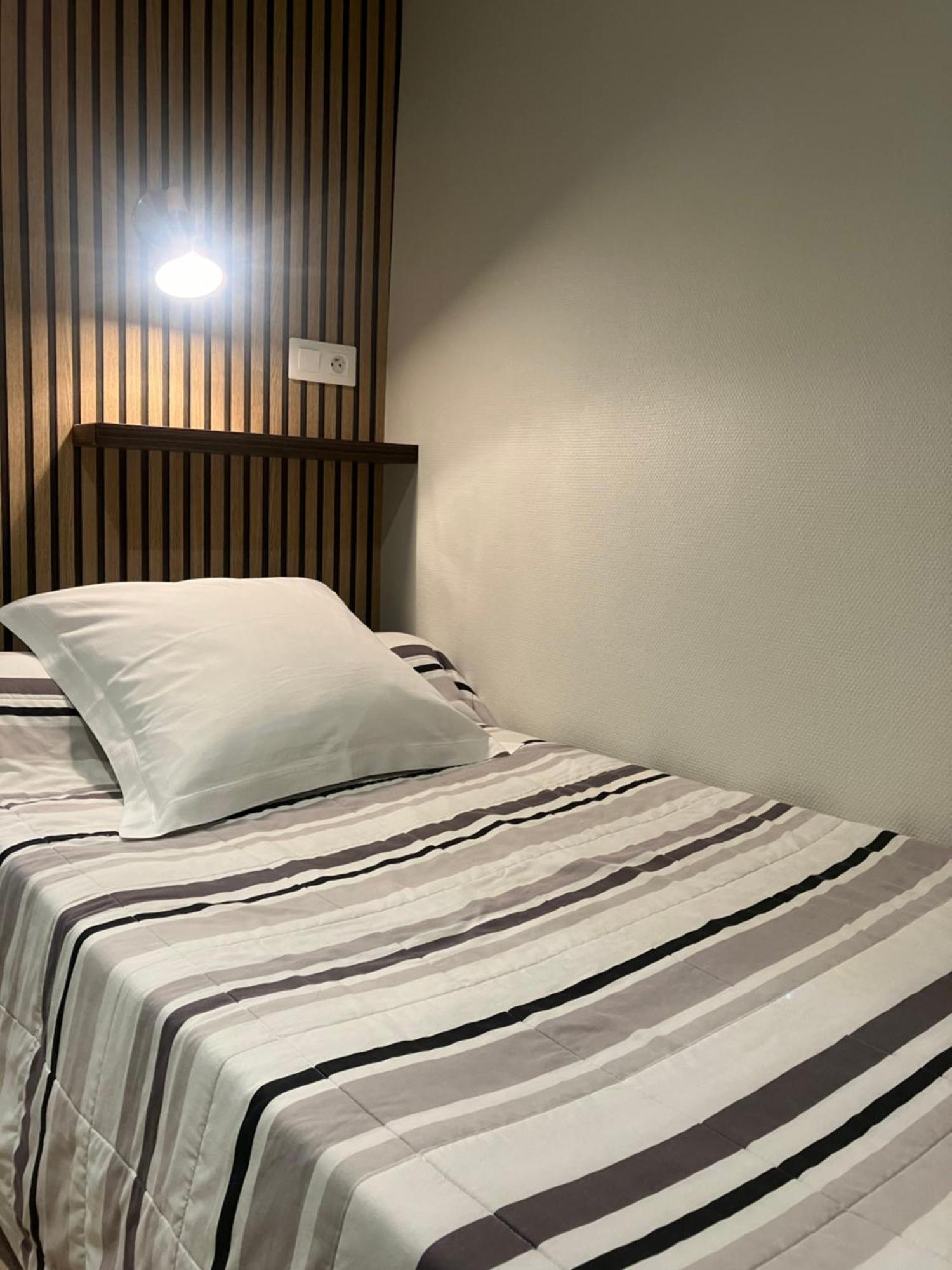 Hotel Du Nord Chambres Familiales Fontaines  外观 照片