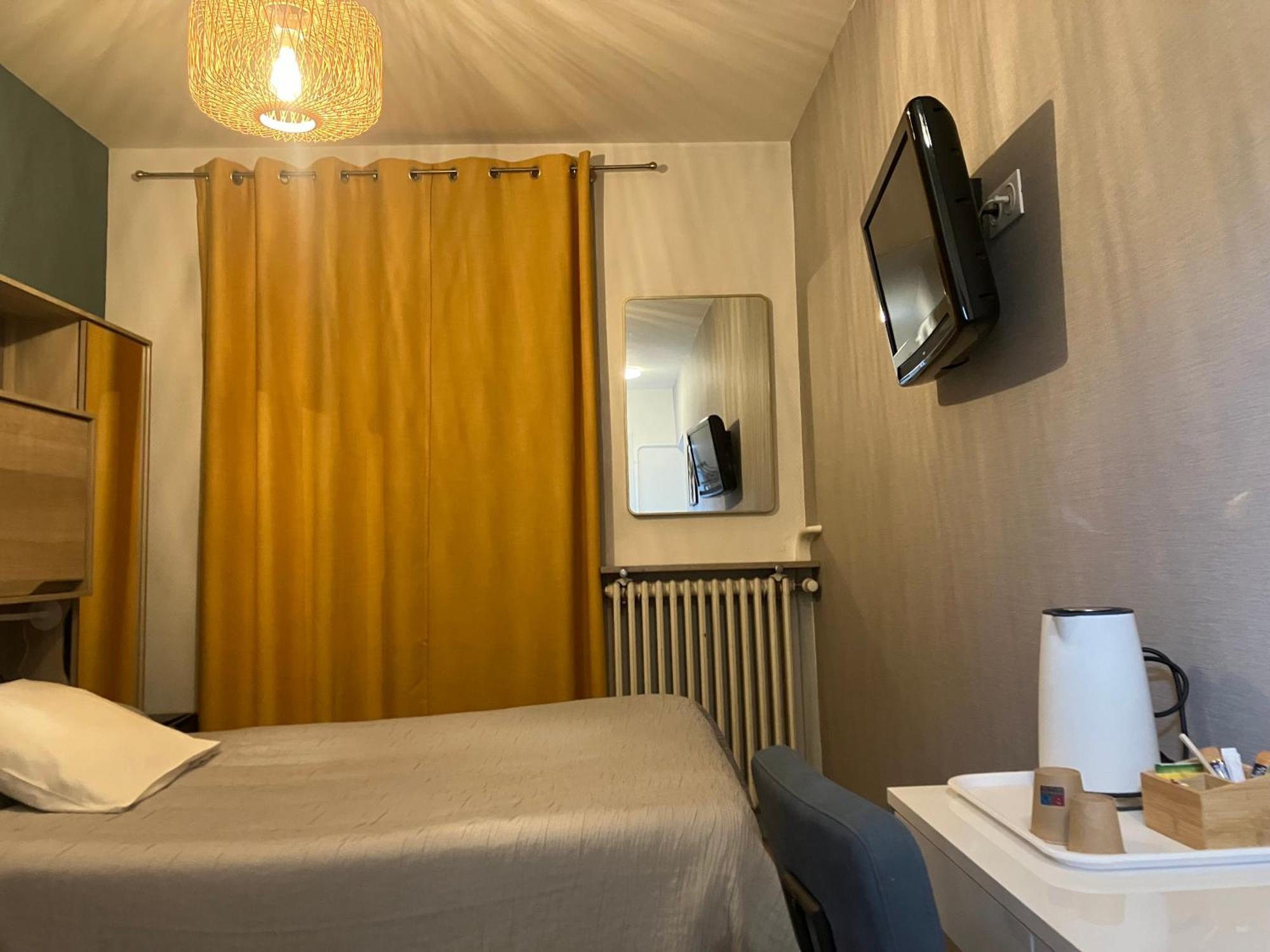 Hotel Du Nord Chambres Familiales Fontaines  外观 照片