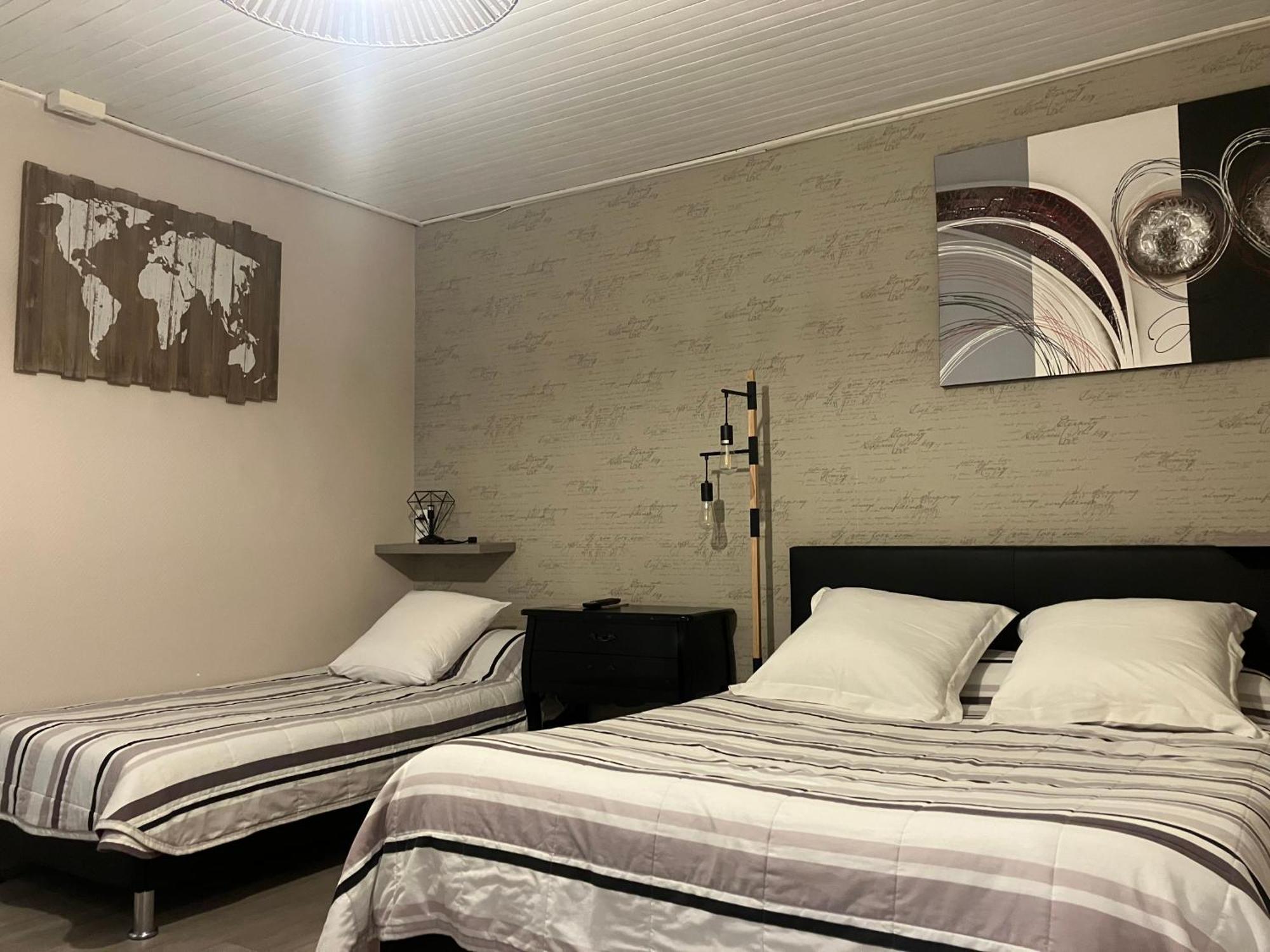 Hotel Du Nord Chambres Familiales Fontaines  外观 照片