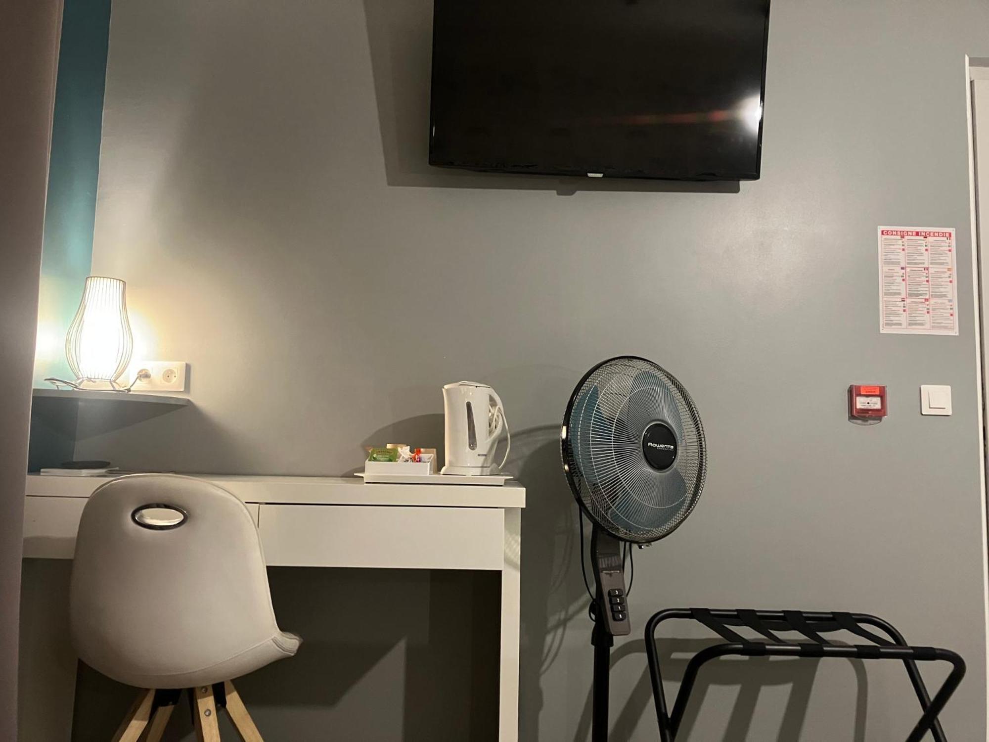 Hotel Du Nord Chambres Familiales Fontaines  外观 照片