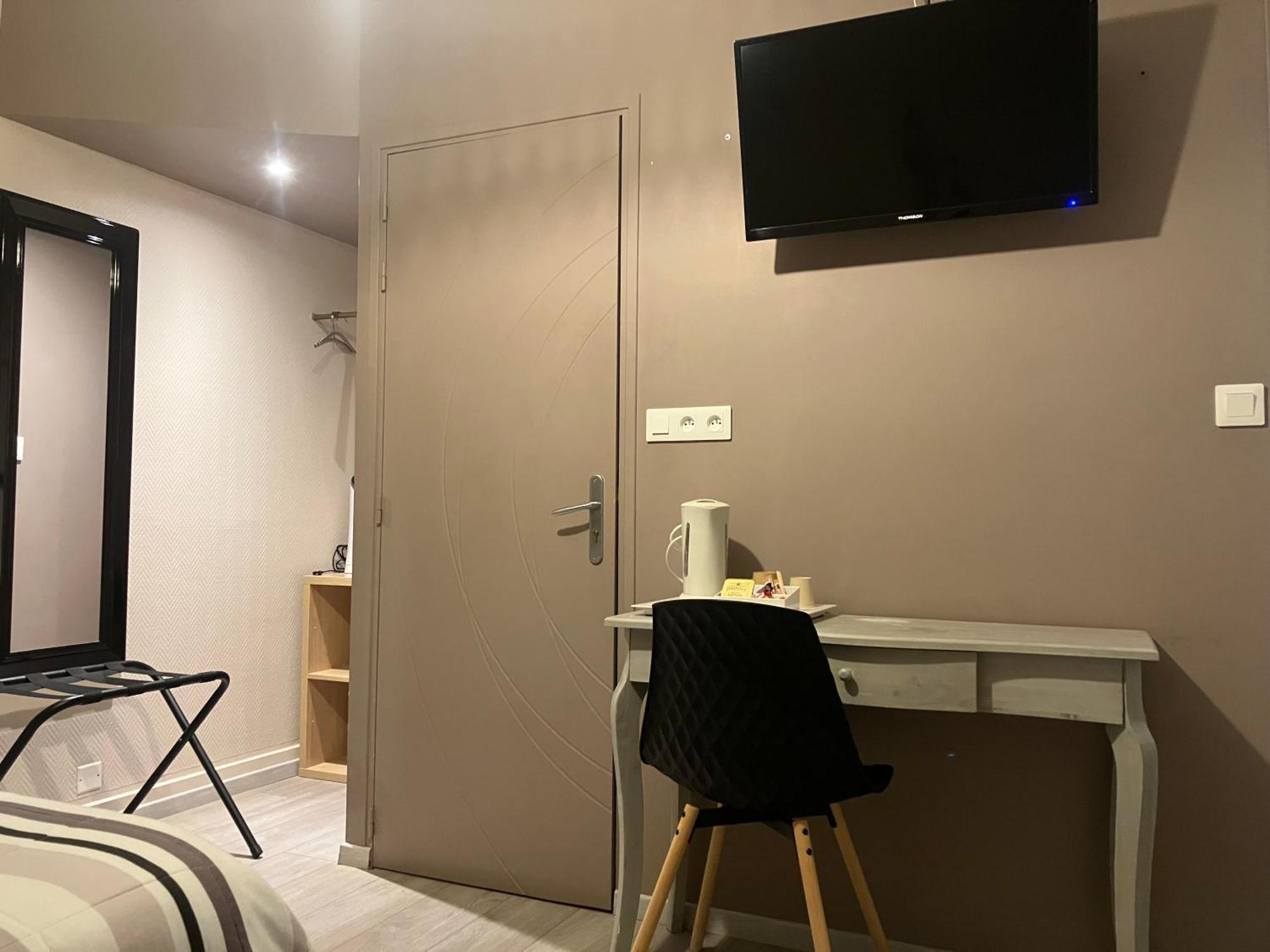 Hotel Du Nord Chambres Familiales Fontaines  外观 照片