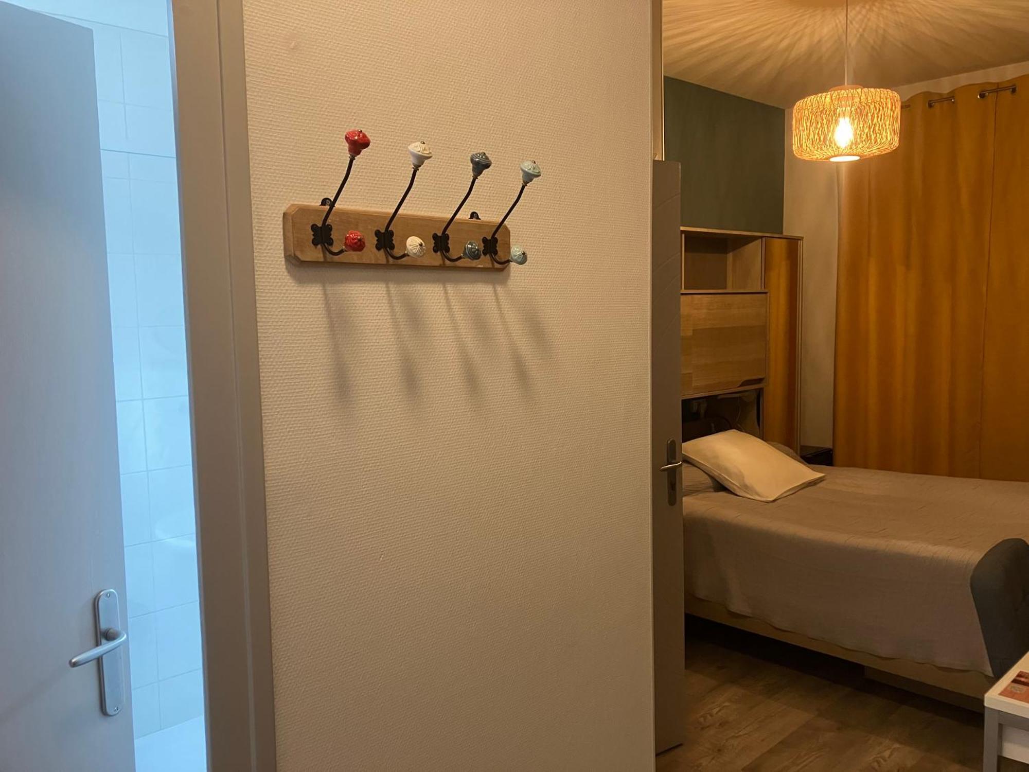 Hotel Du Nord Chambres Familiales Fontaines  外观 照片
