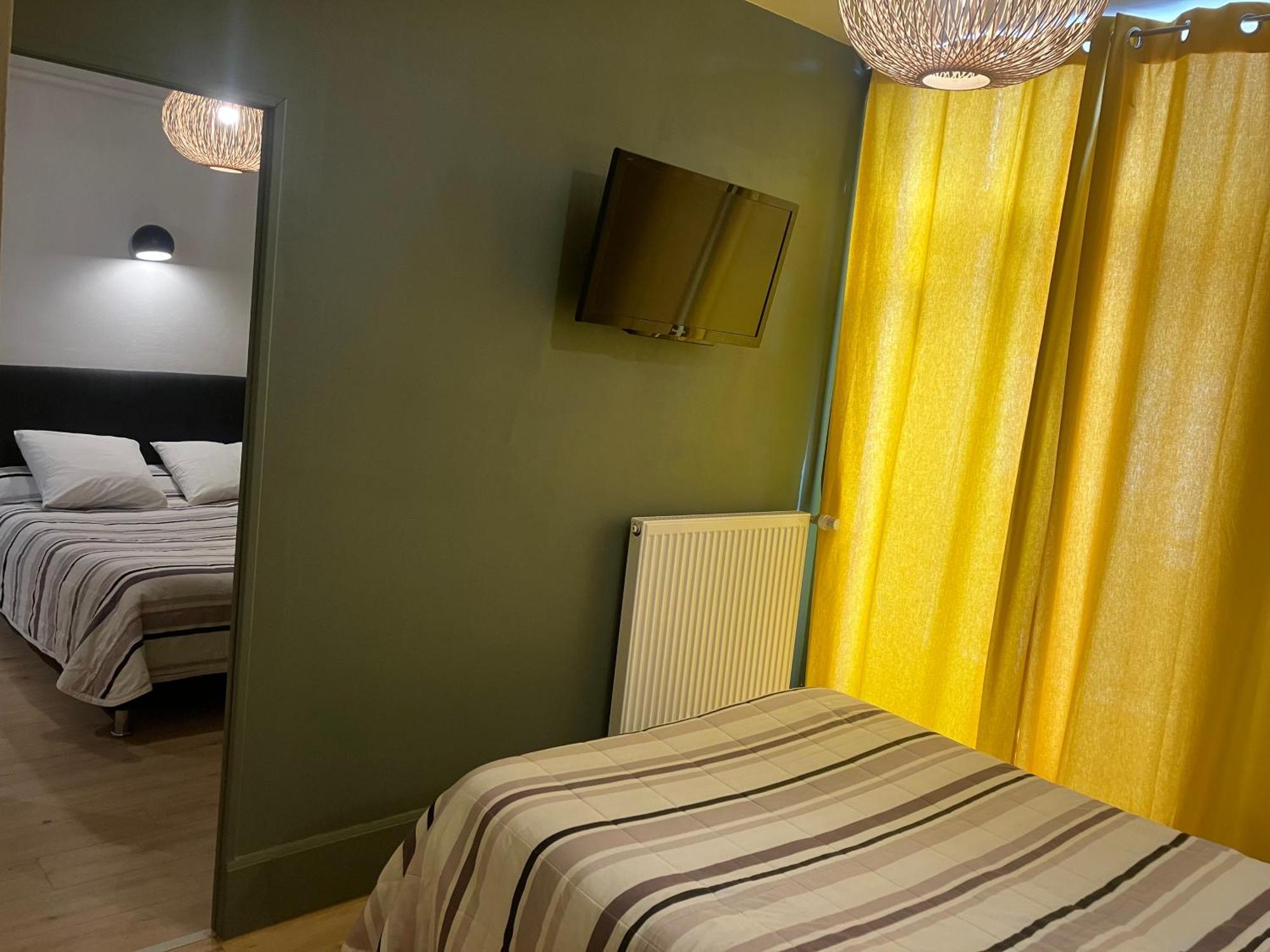 Hotel Du Nord Chambres Familiales Fontaines  外观 照片