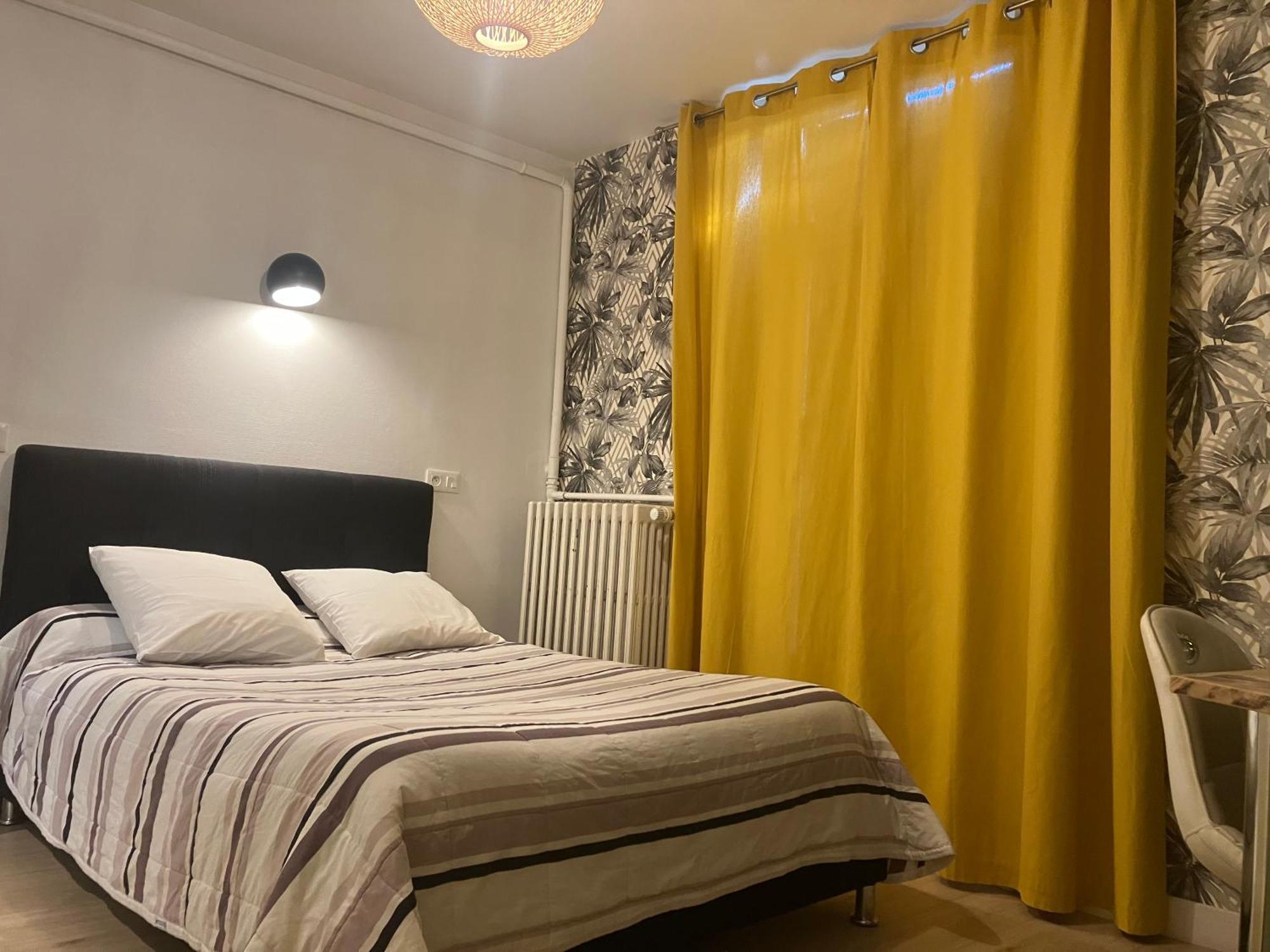 Hotel Du Nord Chambres Familiales Fontaines  外观 照片