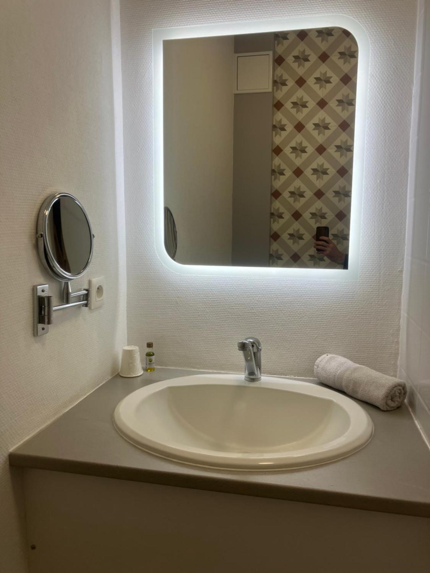 Hotel Du Nord Chambres Familiales Fontaines  外观 照片