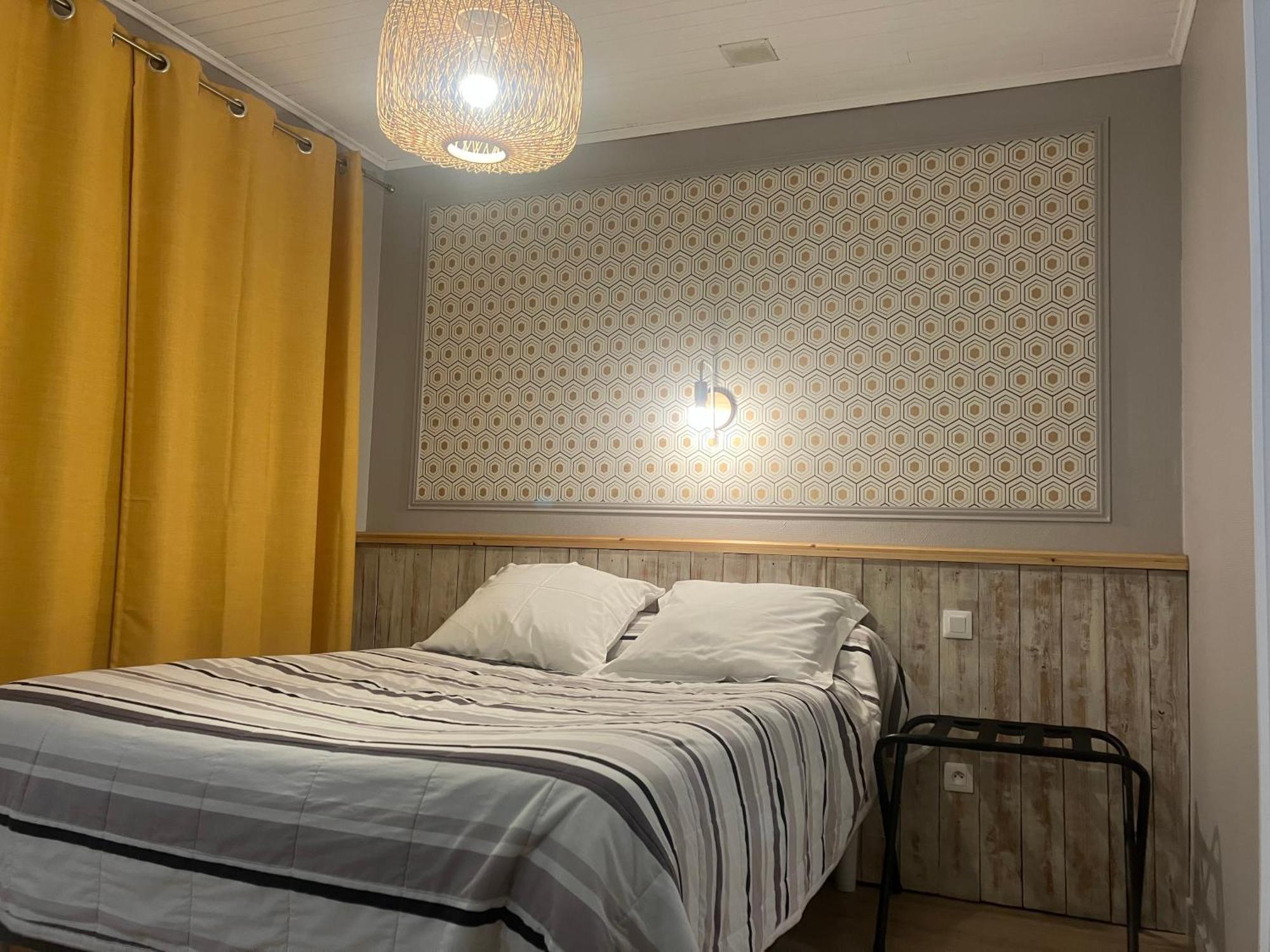Hotel Du Nord Chambres Familiales Fontaines  外观 照片